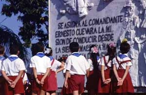 2001_cuba_santaclara_che_ninos