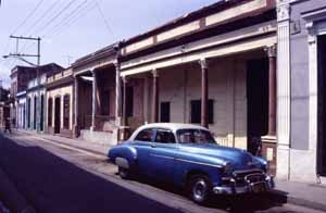 2001_cuba_santiago_old_car