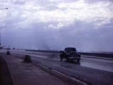 2001_cuba_habana_malecon_ola_furgon