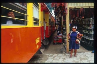 2002_peru_machu_picchu_tren_giallo