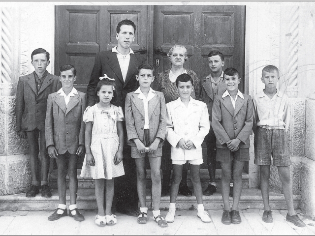 1946_fabio_vascotto_nadal_e_altri_isolani_esame_ammissione_scuola_media_HI-RES